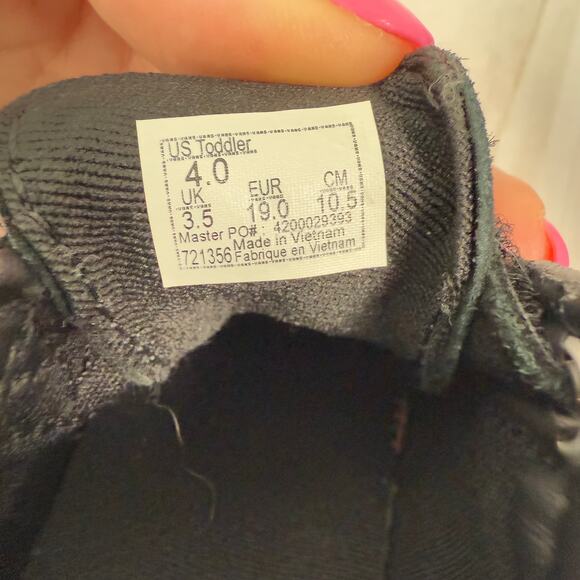 Vans Toddler Black Old Skool V Low Top Hook and Loop Sneakers 4C - Picture 6 of 6